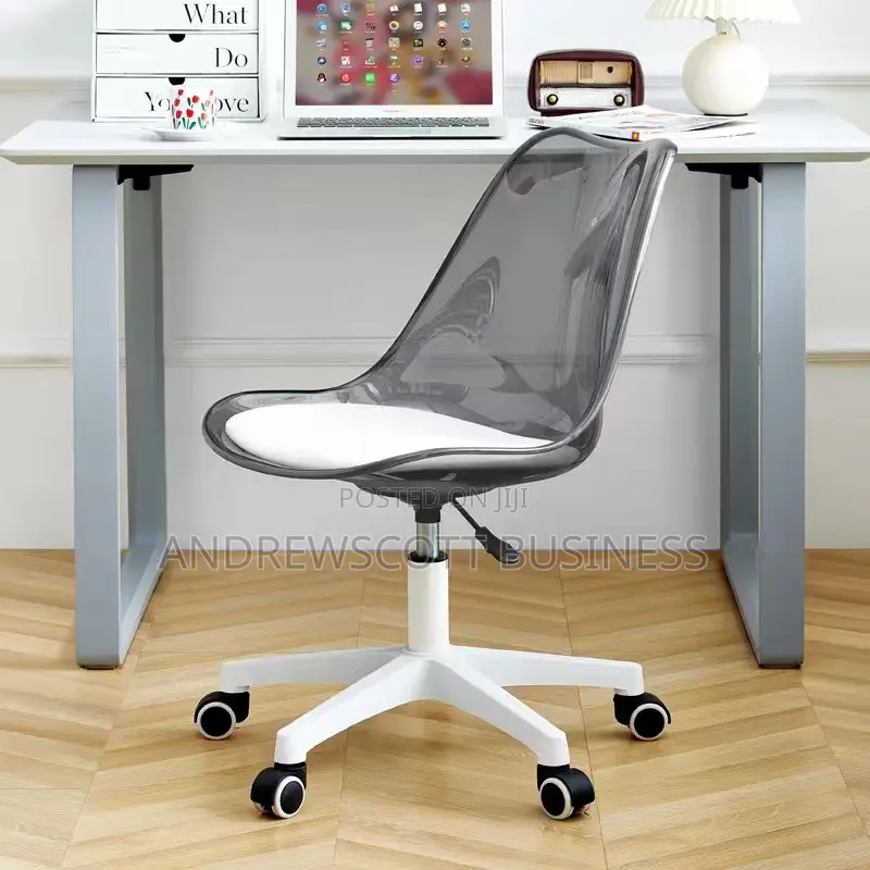 Sleekly Swivel Chair
