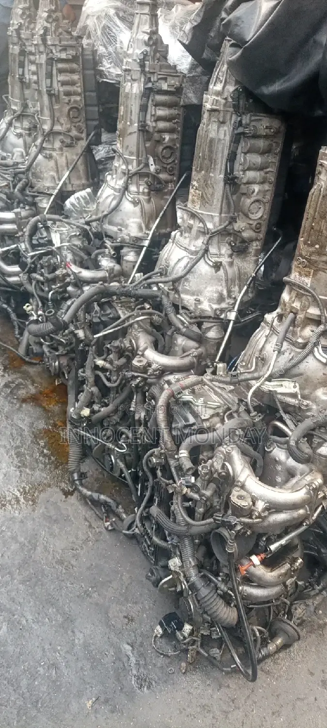 Toyota Hiace Bus 2tr Engine and Transmission.