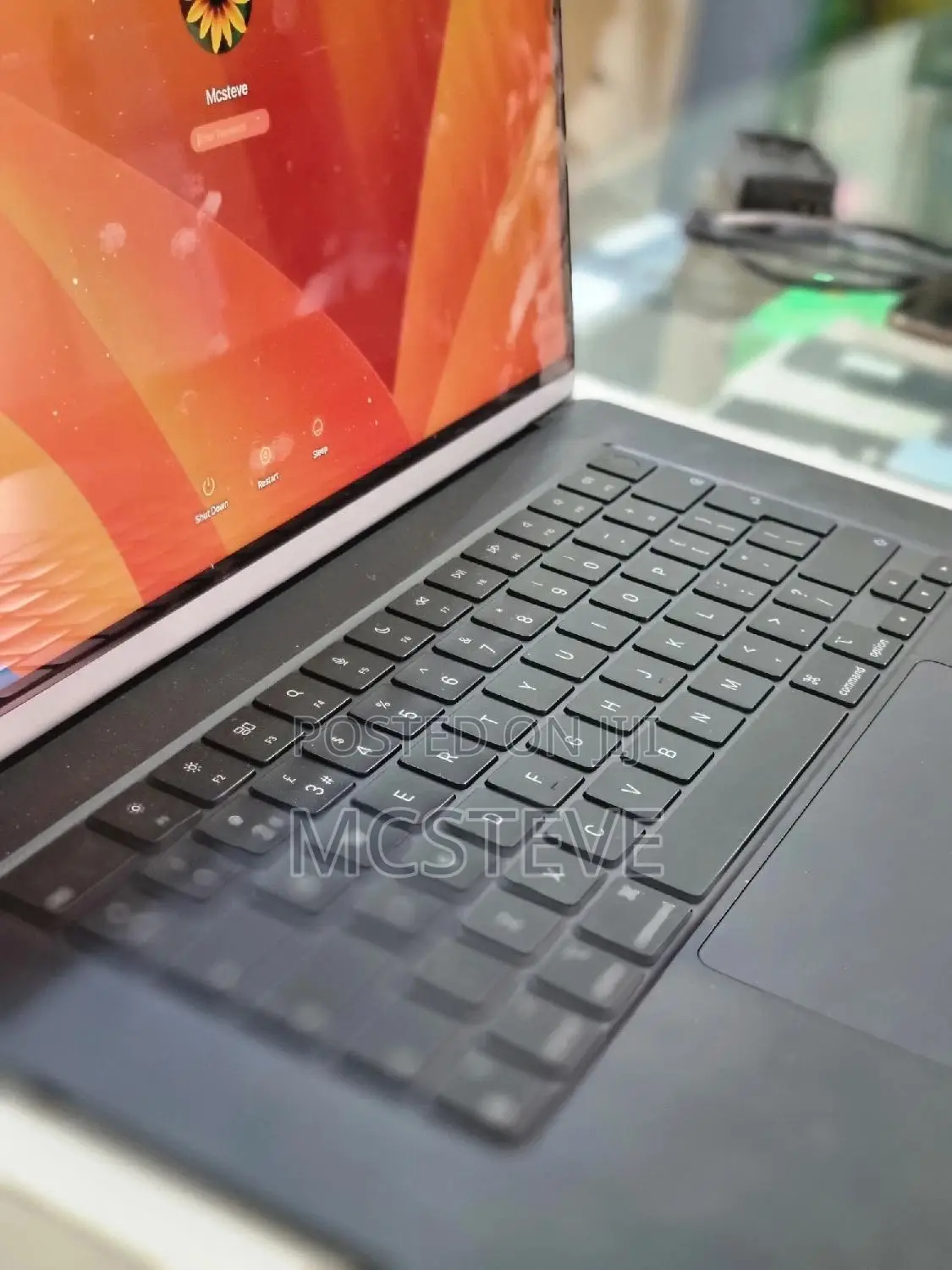 New Laptop Apple MacBook Air 2023 M2 8GB Apple M2 SSD 256GB