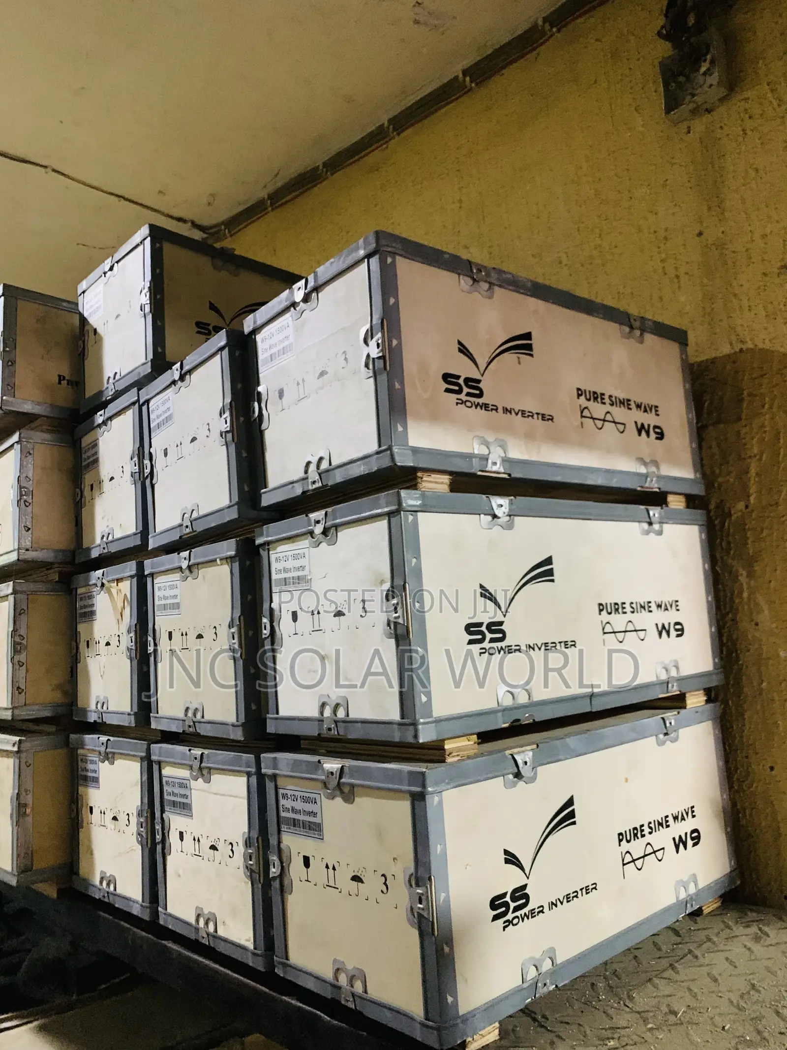 1.5kva/12v SS Power Inverter