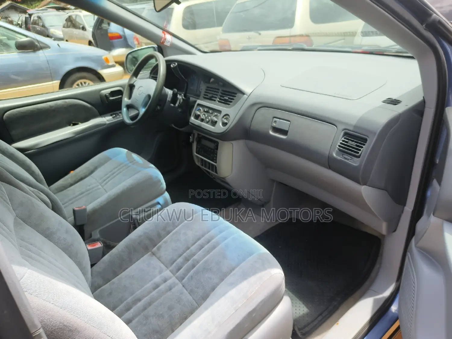 Toyota Sienna LE 2002 Blue