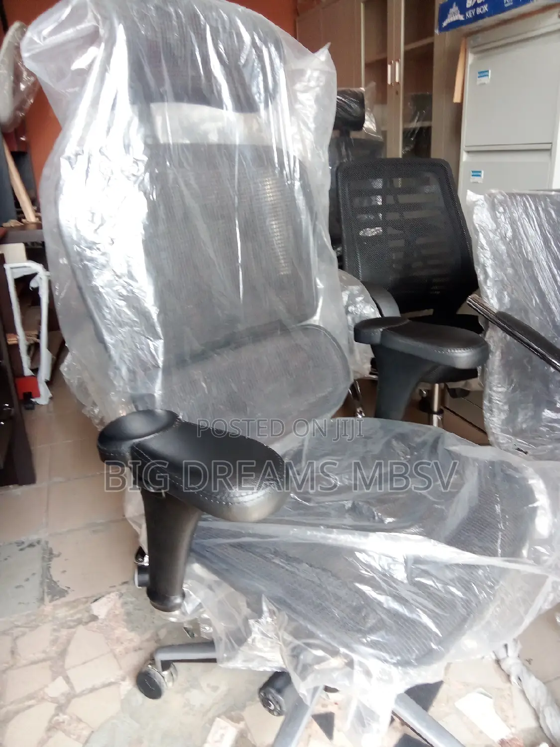 Bg Egornomic Swivel Chair