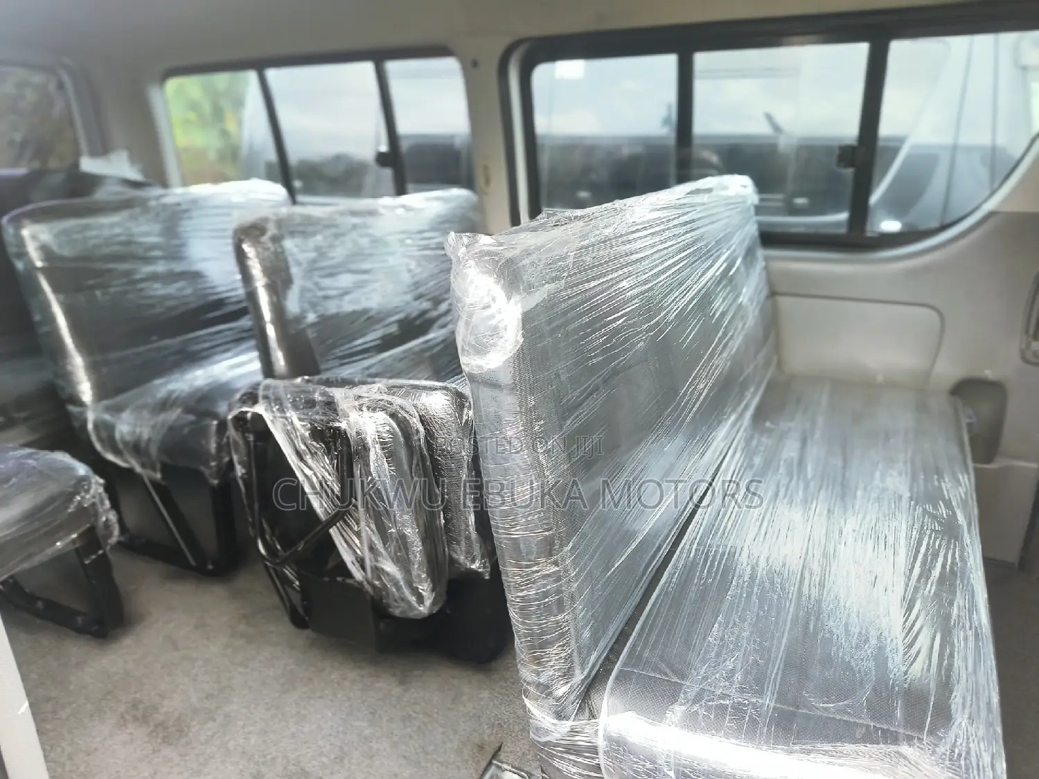Toyota HiAce 2013 Silver