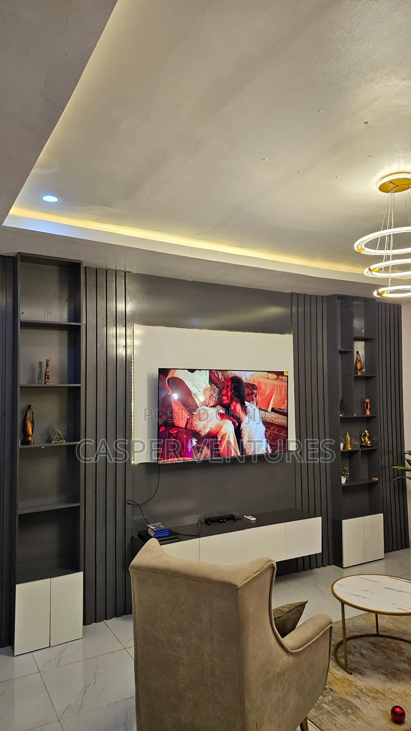 Luxurious and Sparkling Miniflat