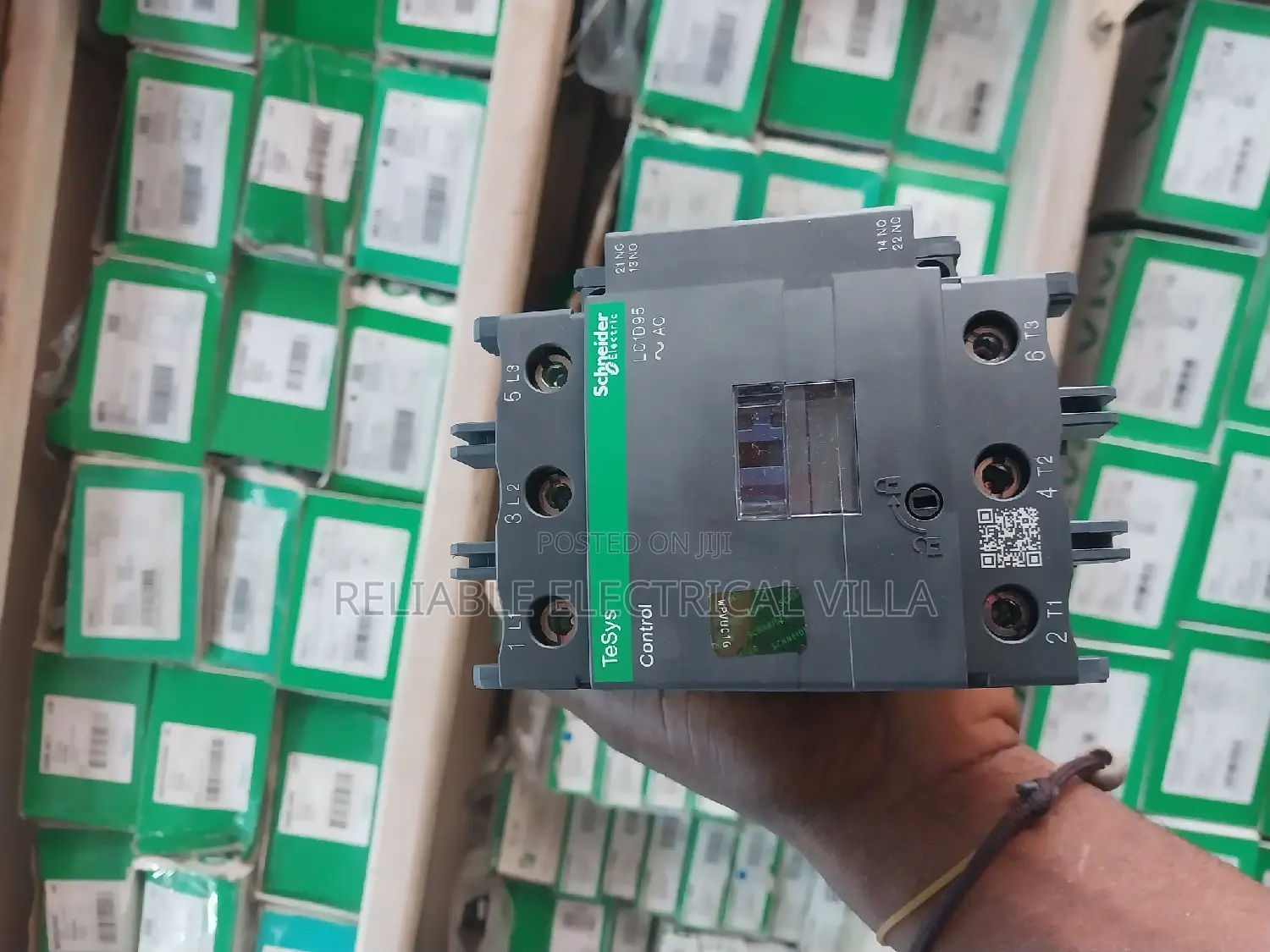 Contactors (125amps 3pole)Schneider