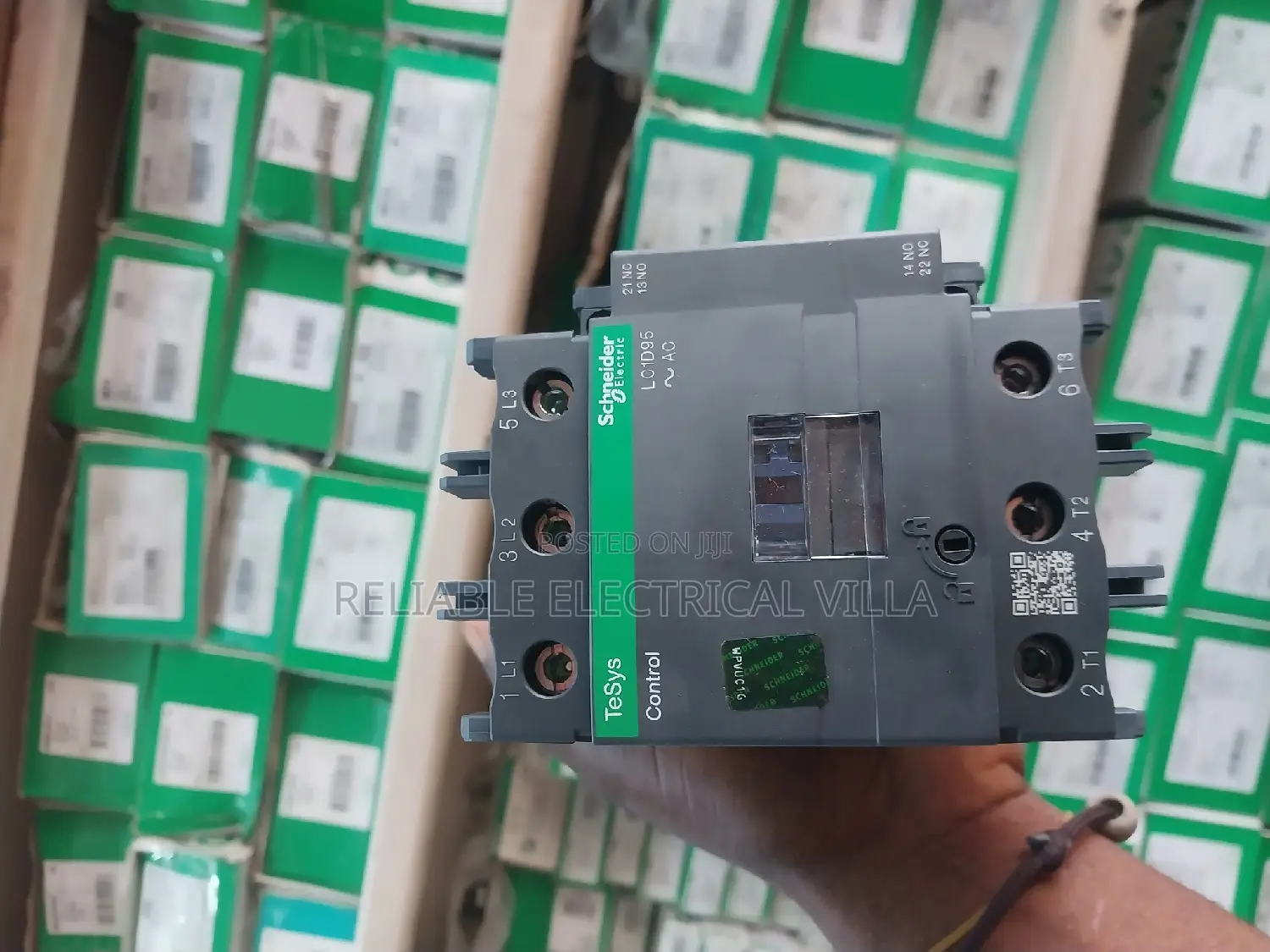 Contactors (125amps 3pole)Schneider