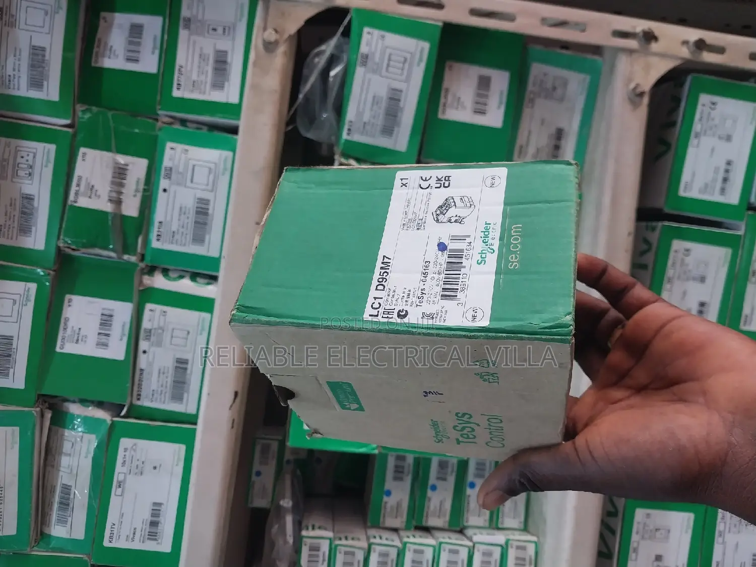 Contactors (125amps 3pole)Schneider