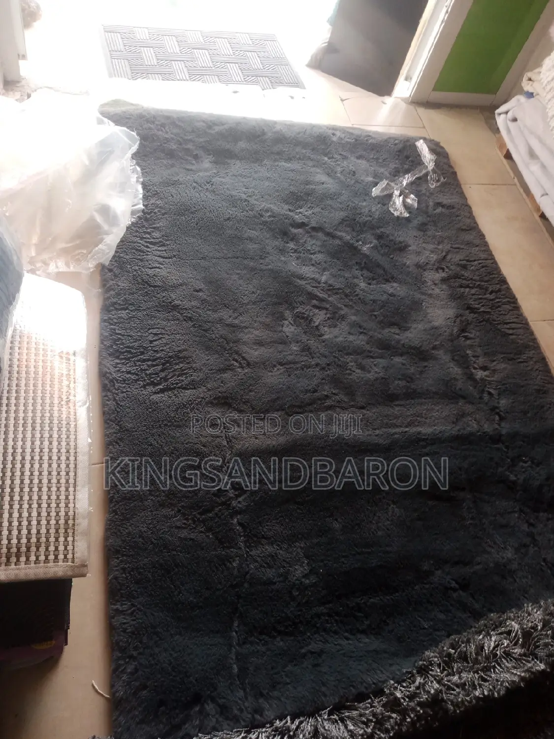 7*10 Grey Shaggy/Fluffy Turkey Center Rug