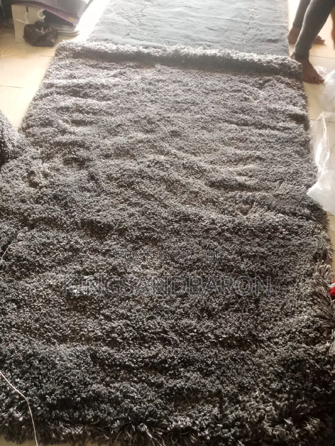 7*10 Grey Shaggy/Fluffy Turkey Center Rug