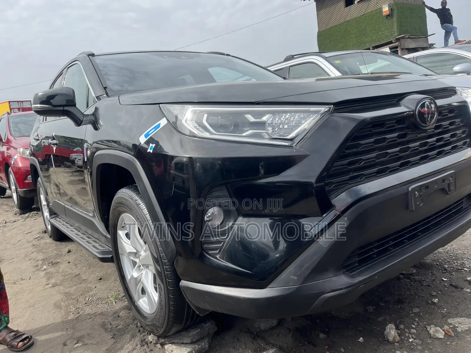 Toyota RAV4 XLE AWD 2020 Black