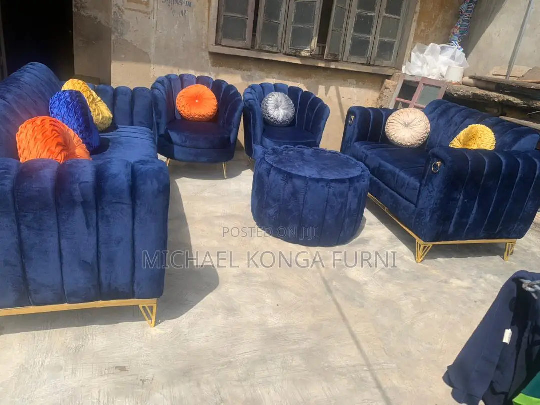 Luxurious Lined Chesterfield Sofa