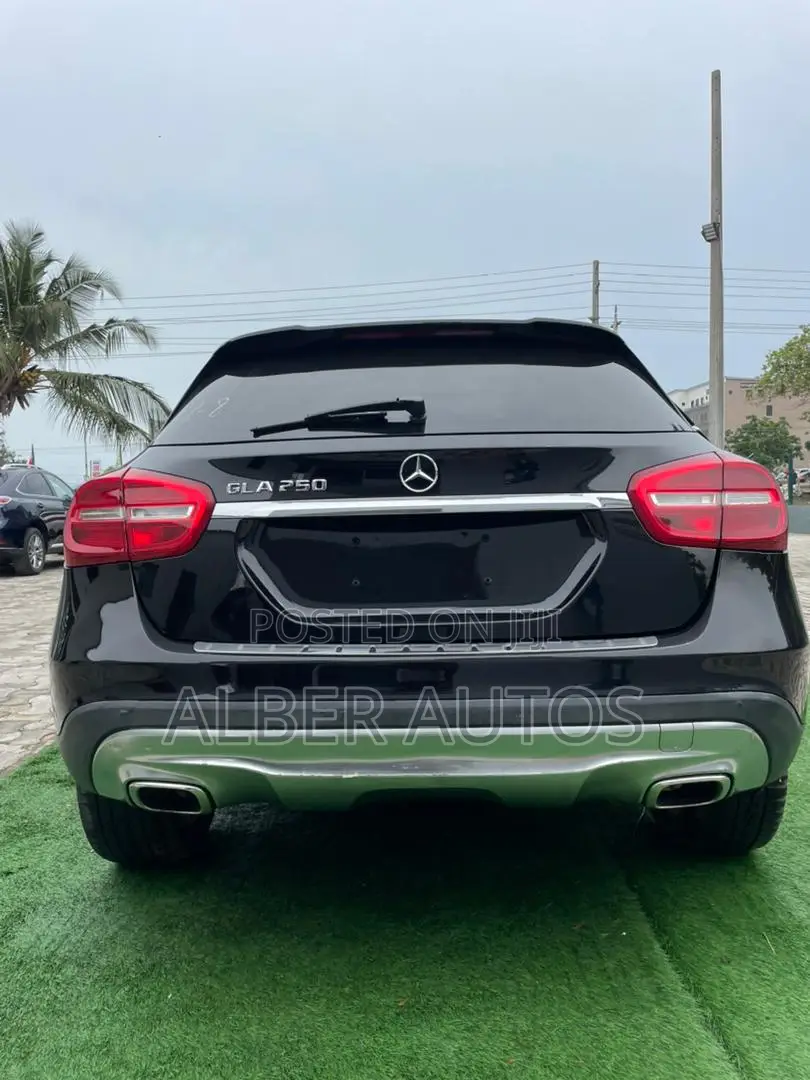 Mercedes-Benz GLA-Class GLA250 4MATIC 4dr SUV AWD (2.0L 4cyl Turbo 7AM)