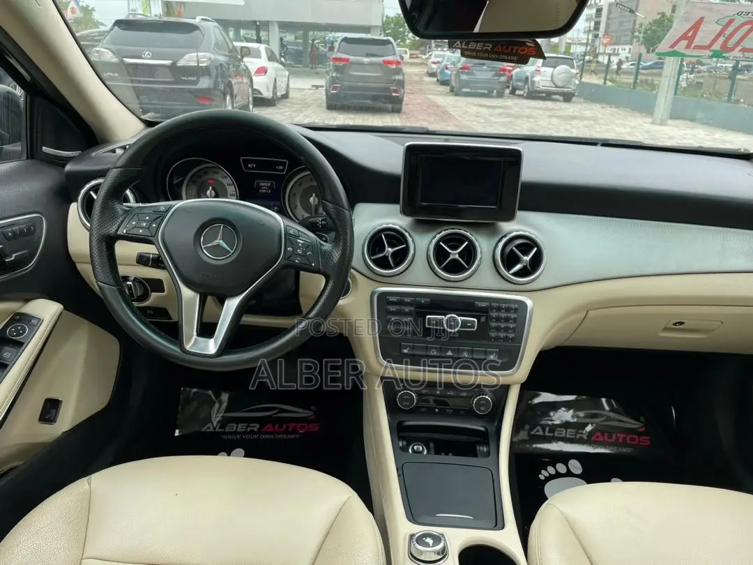 Mercedes-Benz GLA-Class GLA250 4MATIC 4dr SUV AWD (2.0L 4cyl Turbo 7AM)