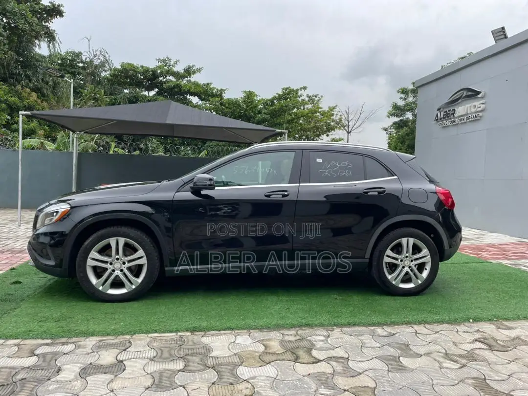 Mercedes-Benz GLA-Class GLA250 4MATIC 4dr SUV AWD (2.0L 4cyl Turbo 7AM)