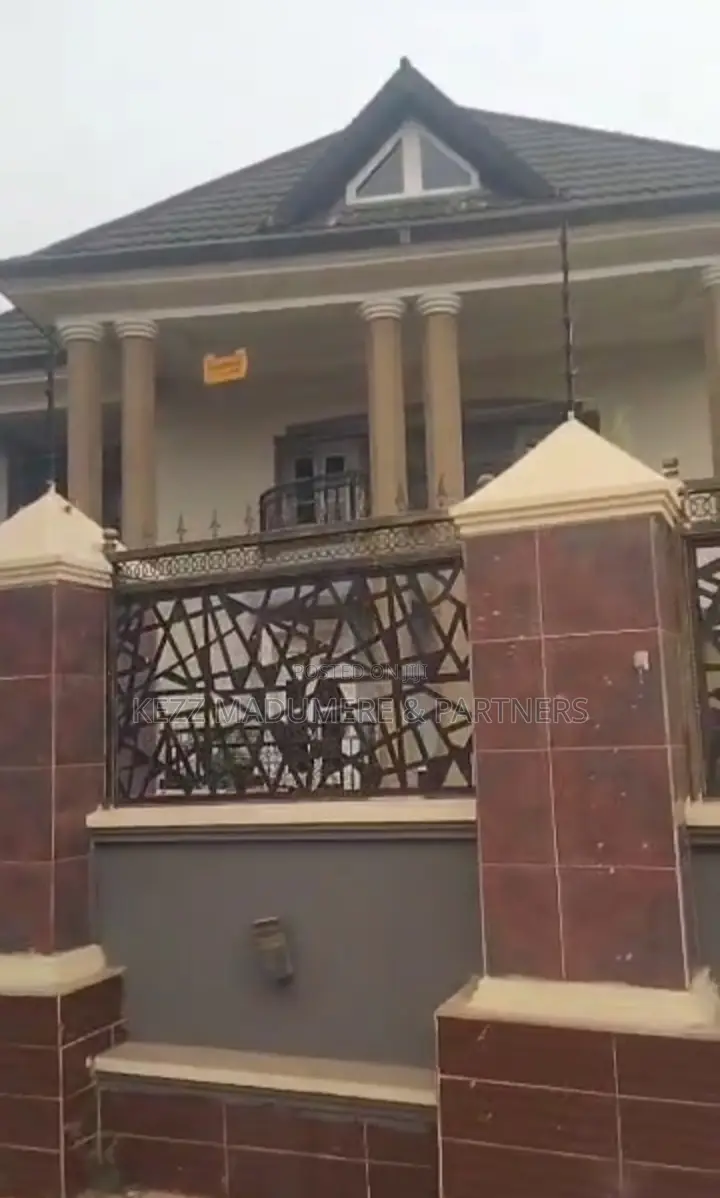 6bdrm Duplex in Akanawu Estate , for sale