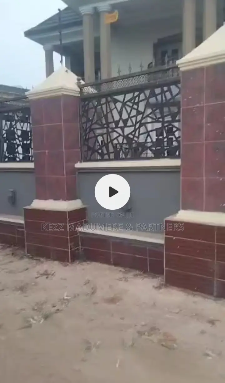 6bdrm Duplex in Akanawu Estate , for sale