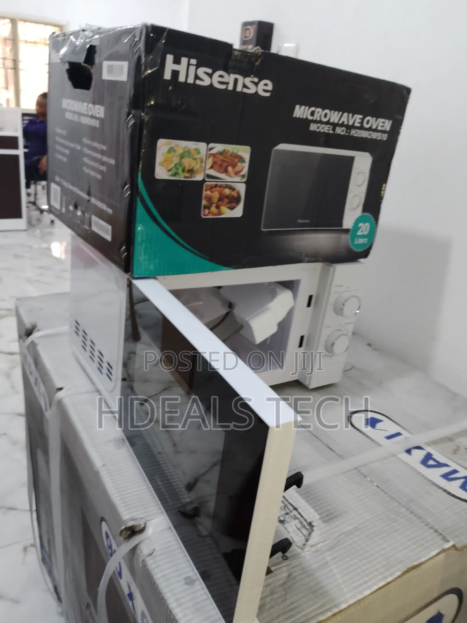 Brand New Hisense 20ltrs Manual Microwave.