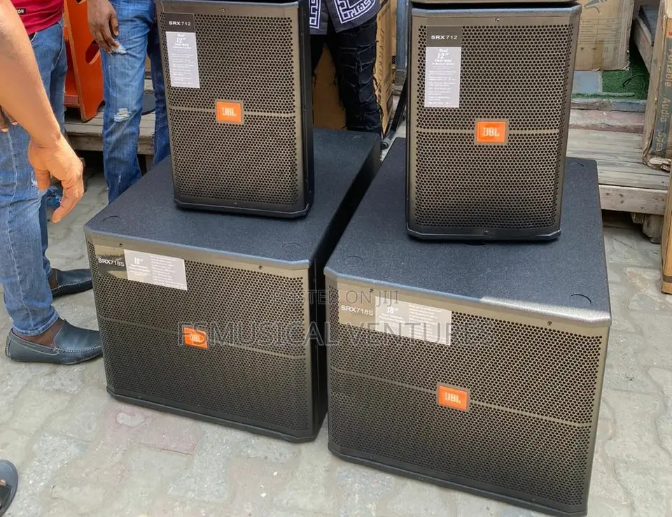 JBL SRX 718 Single Subwoofer and Single Speaker System