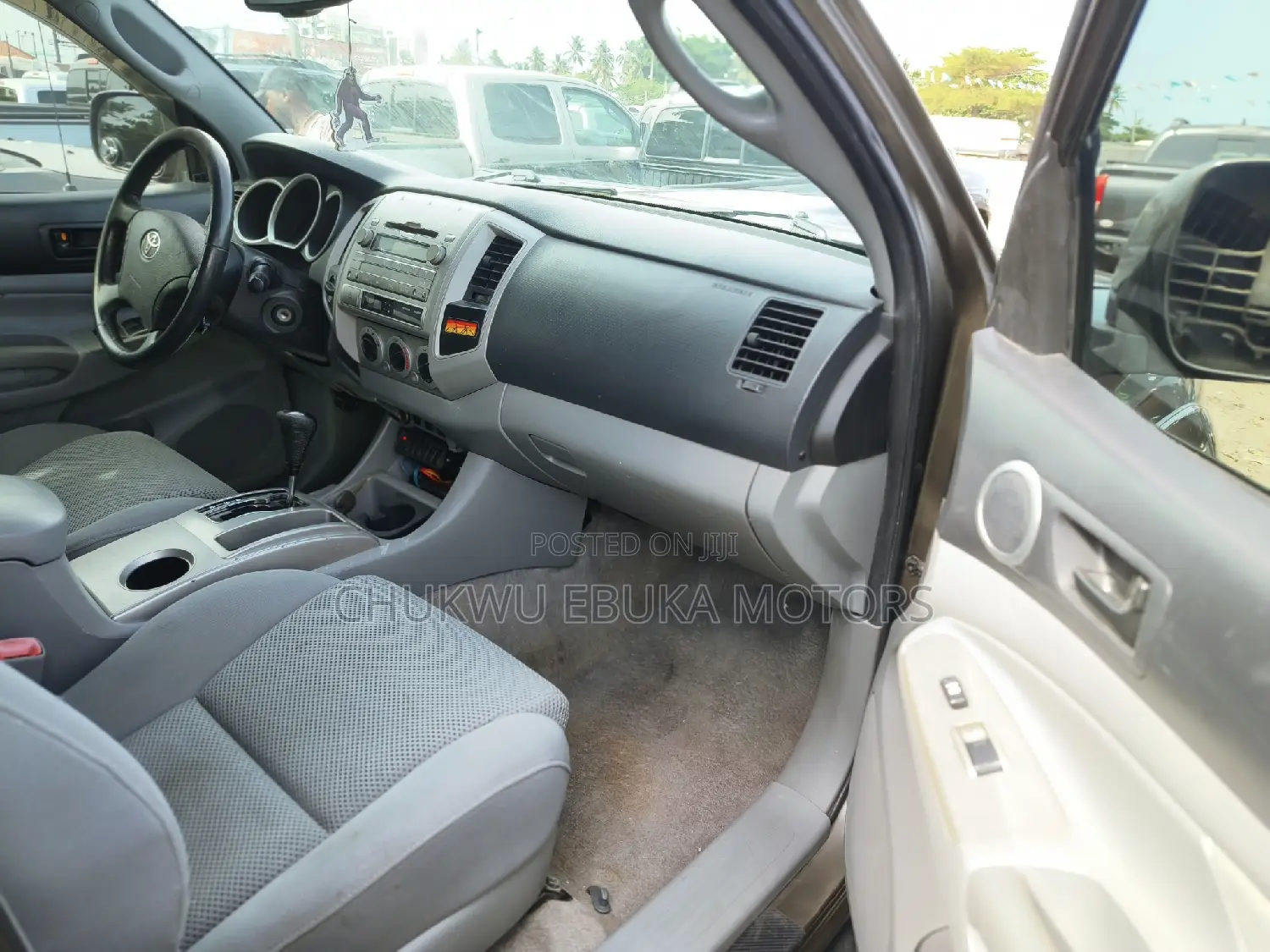 Toyota Tacoma Double Cab V6 Automatic 2011 Gold