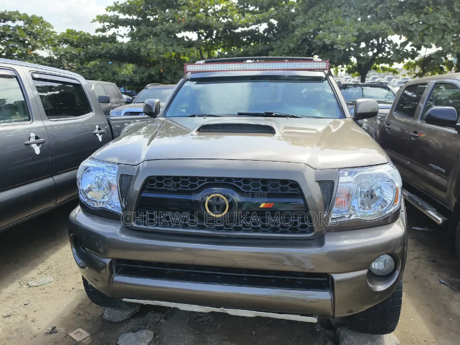 Toyota Tacoma Double Cab V6 Automatic 2011 Gold
