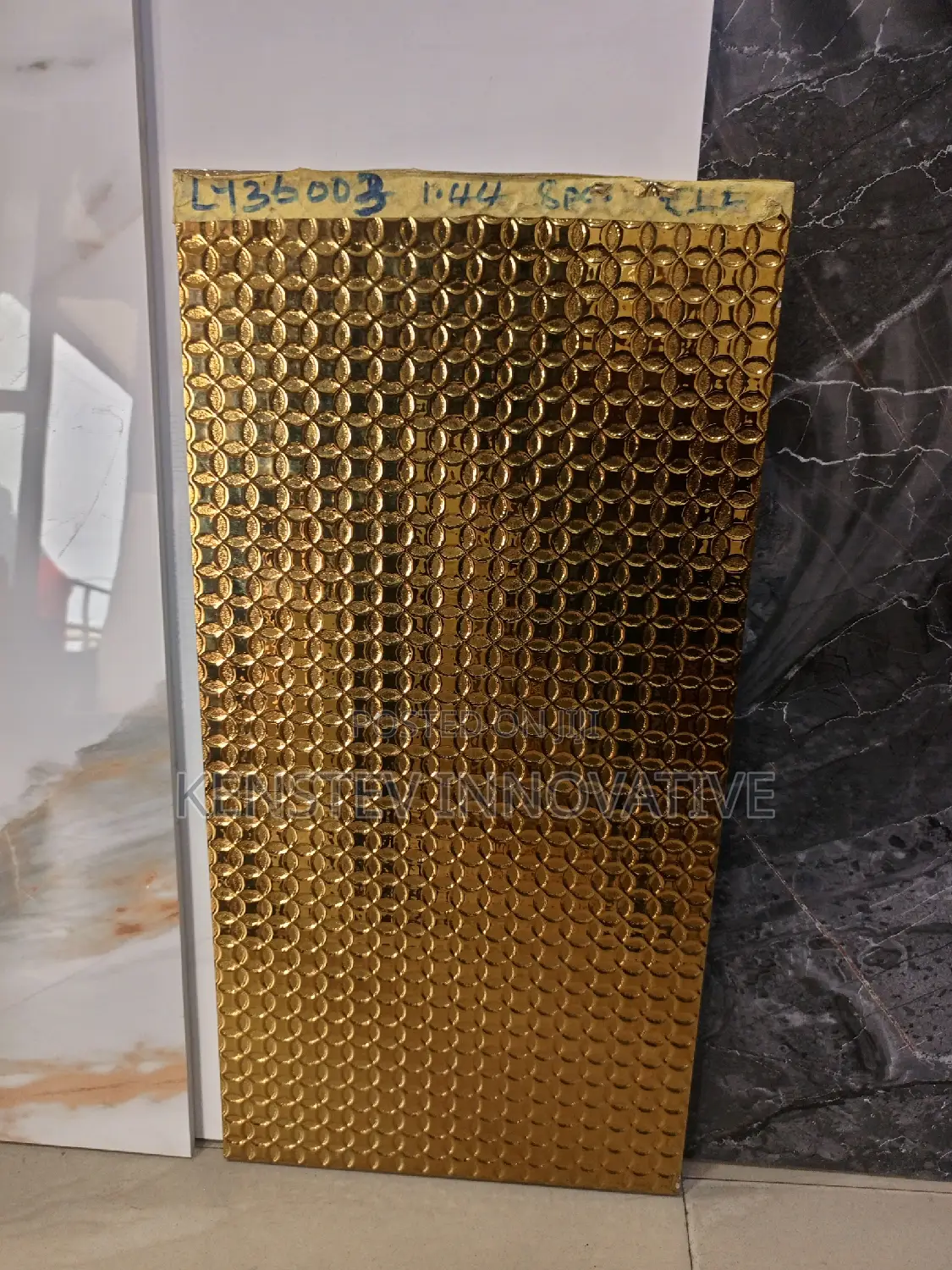 Quality Golden Wall Tiles for Modern House and Hotels