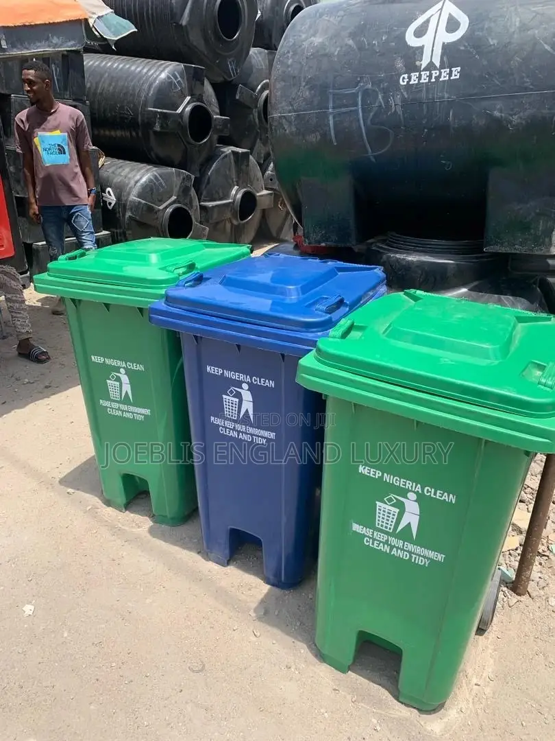 Mobile Waste Bin With Tire and Cover 240 Liters