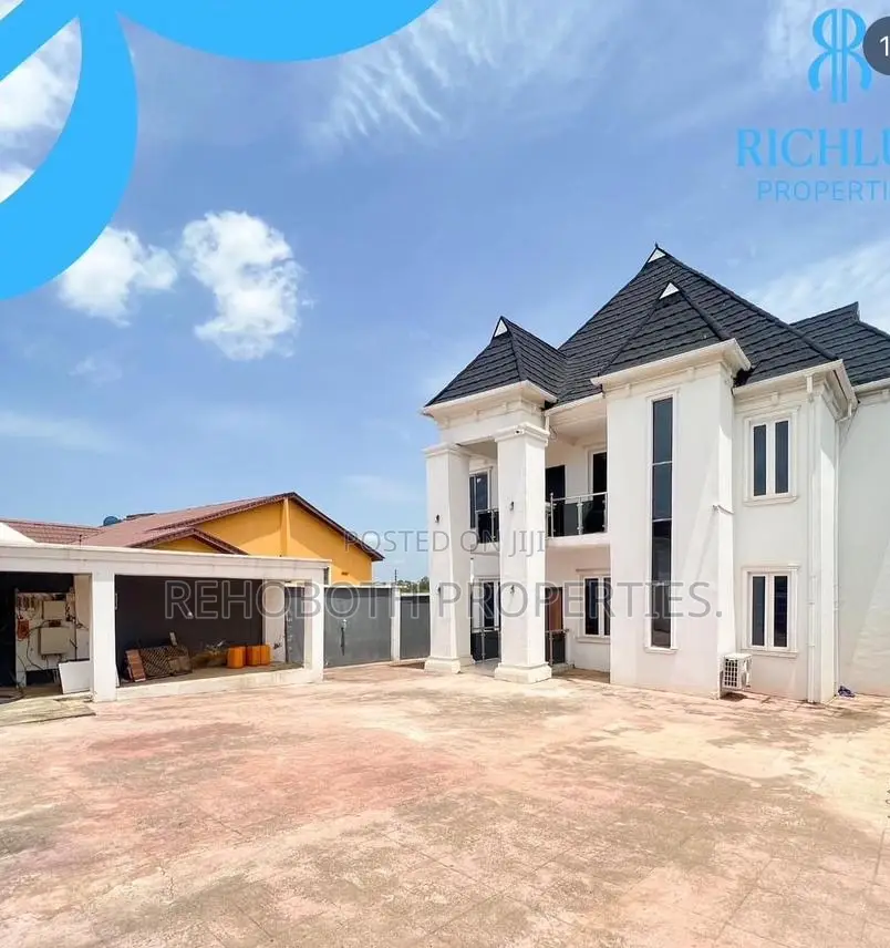 7bdrm Duplex in Akala Estate, Ibadan for sale