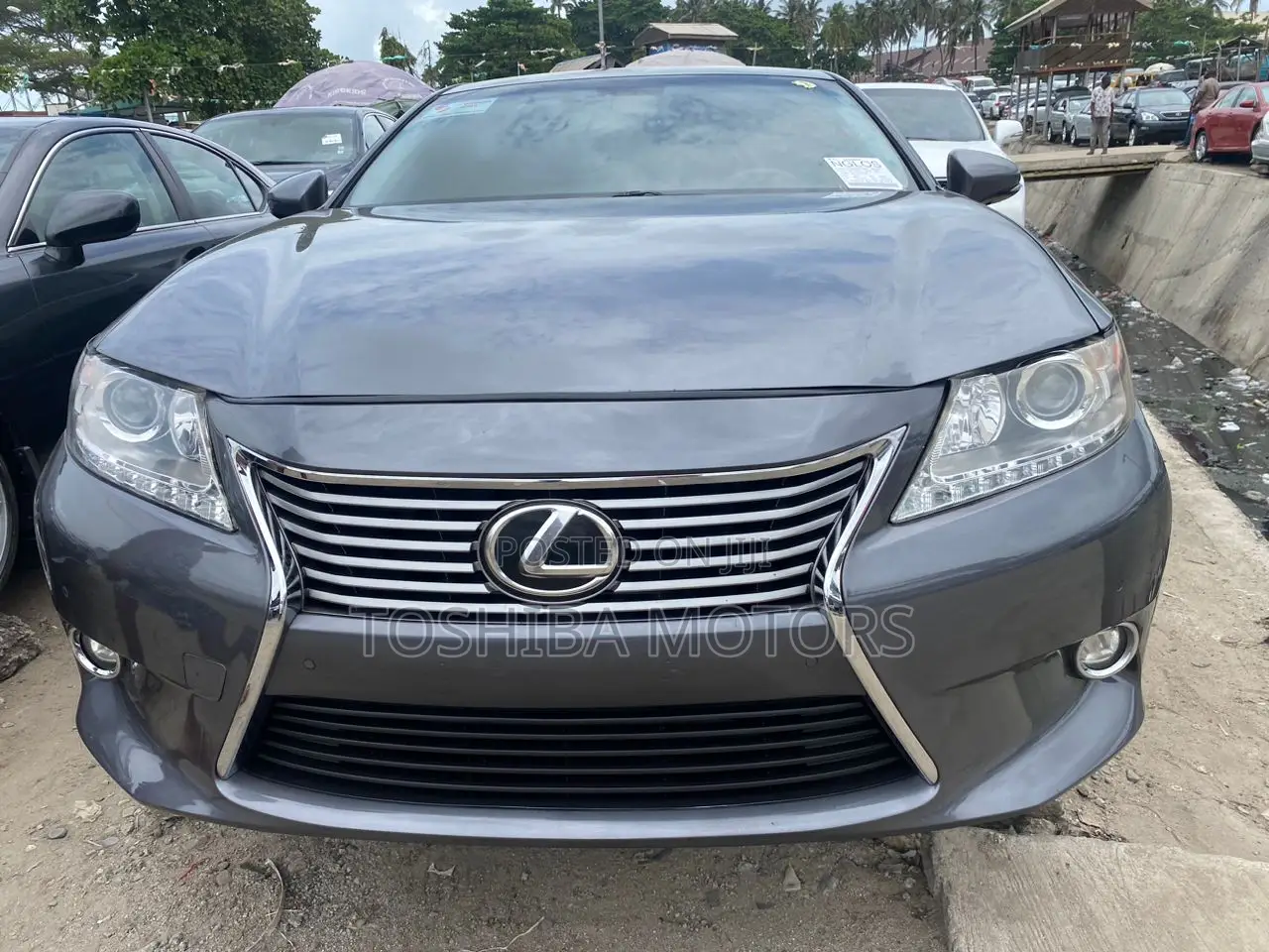 Lexus ES 350 FWD 2015 Gray