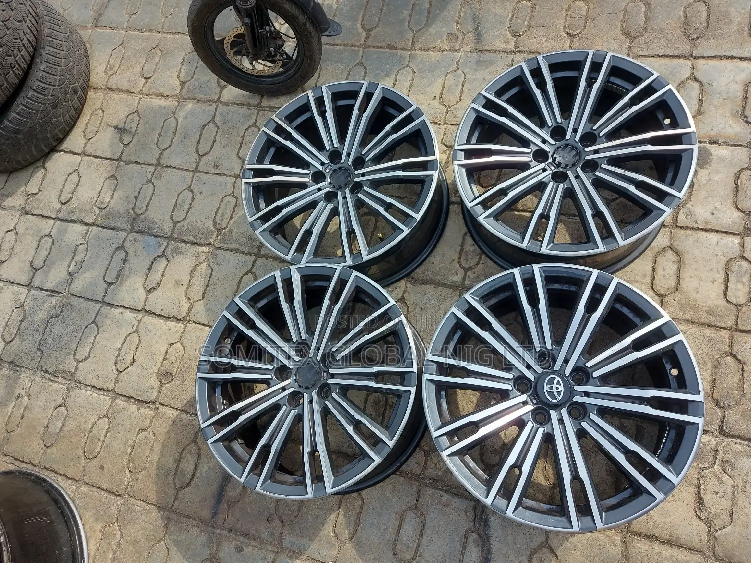 Toyota Camry 18rim.