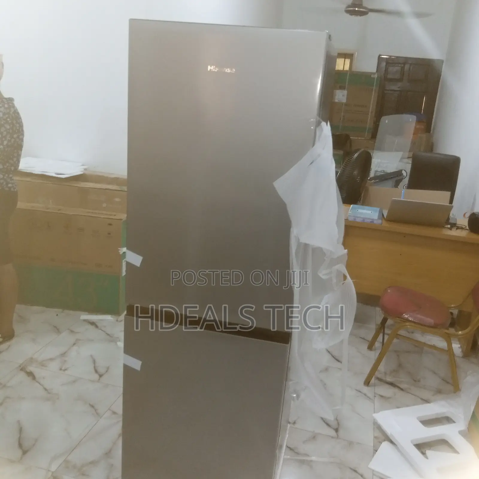 Hisence 225L Refrigerator.