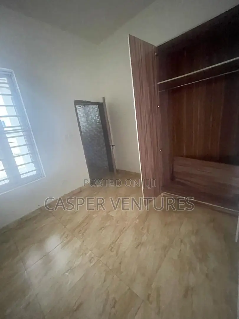 1bdrm Shared Apartment in Van Daniel’S, Lekki Phase 2 for rent