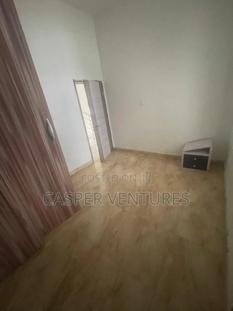 1bdrm Shared Apartment in Van Daniel’S, Lekki Phase 2 for rent