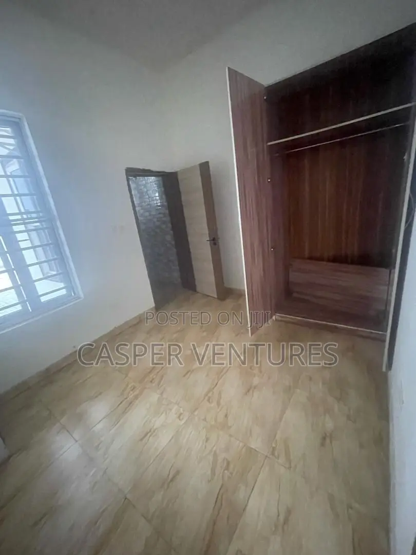 1bdrm Shared Apartment in Van Daniel’S, Lekki Phase 2 for rent