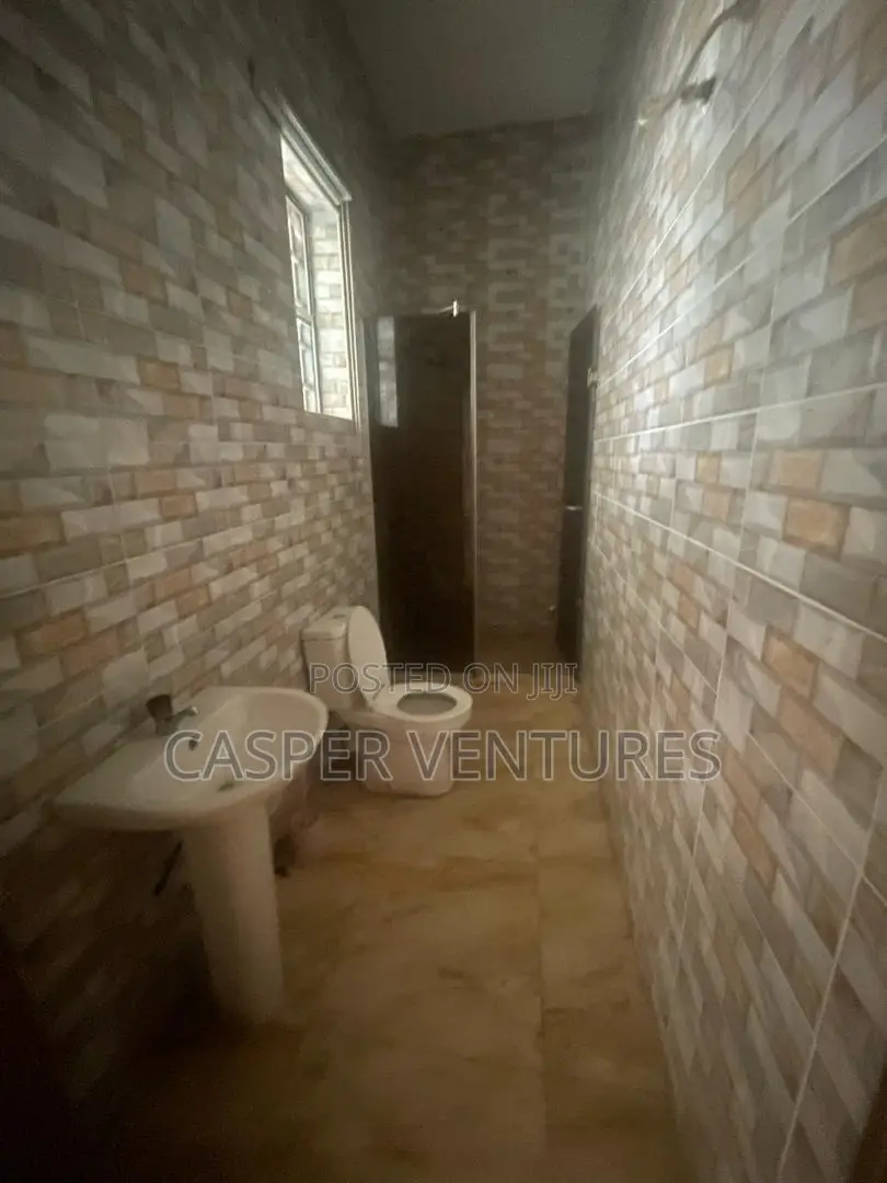 1bdrm Shared Apartment in Van Daniel’S, Lekki Phase 2 for rent