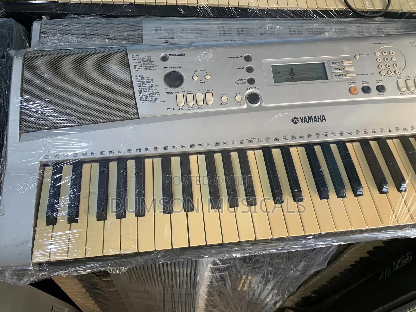 UK Used Keyboard Yamaha E-303