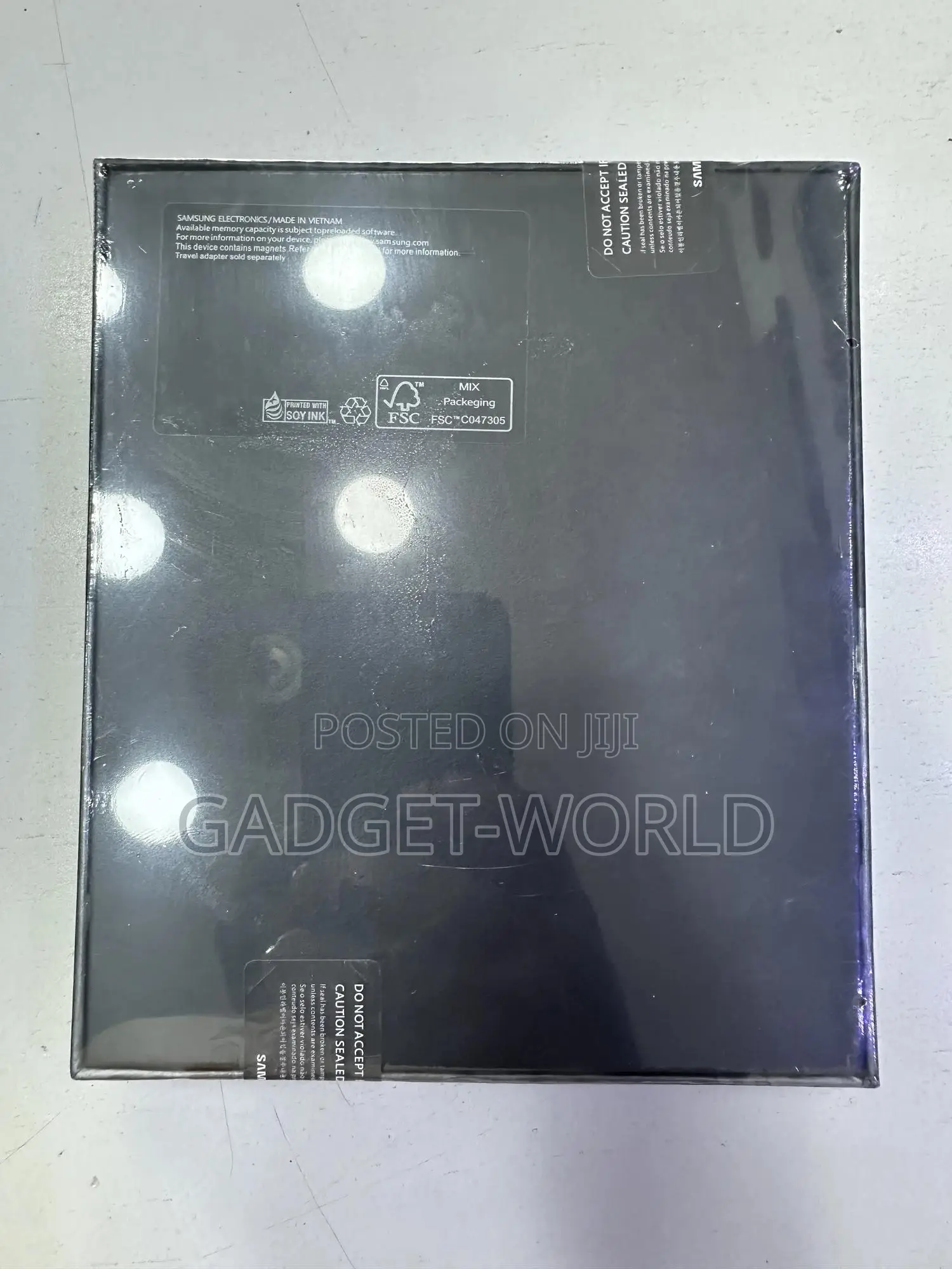New Samsung Galaxy Z Fold4 256 GB Gold