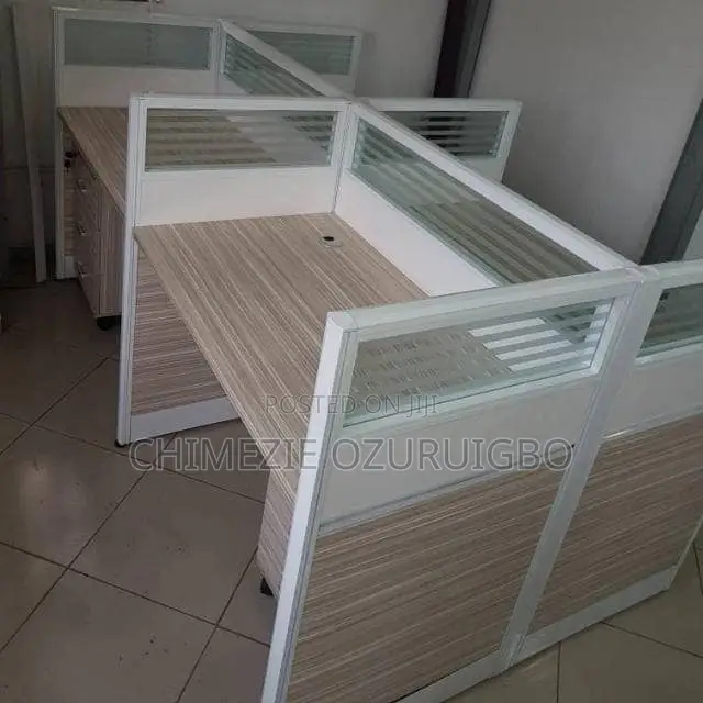 Six Seater Cubicle Glass Partition Workstations