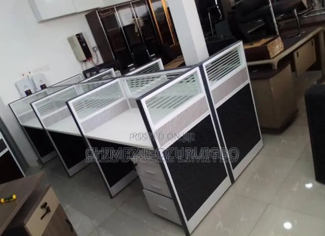 Six Seater Cubicle Glass Partition Workstations