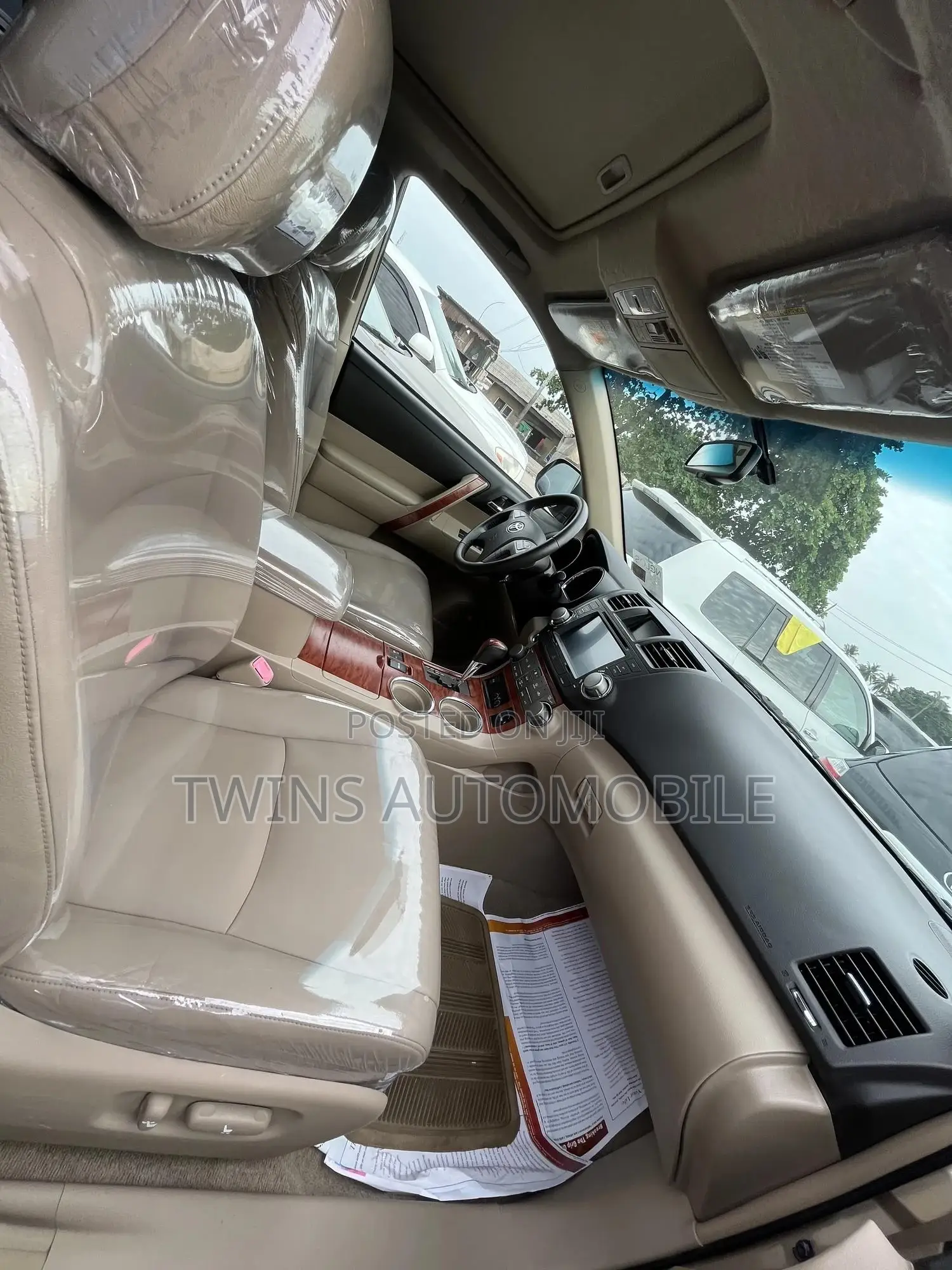 Toyota Highlander Limited 2010 Gold