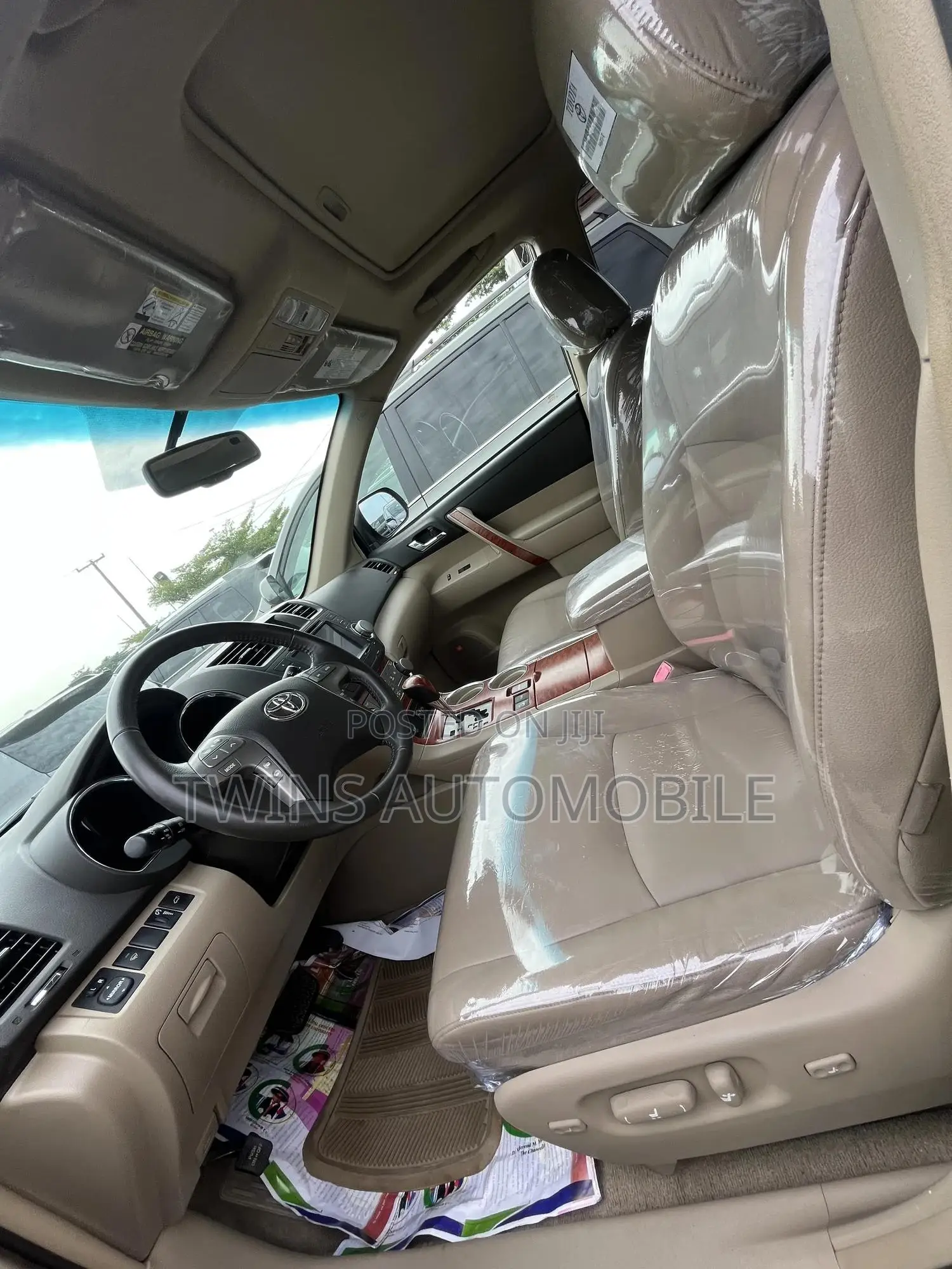 Toyota Highlander Limited 2010 Gold
