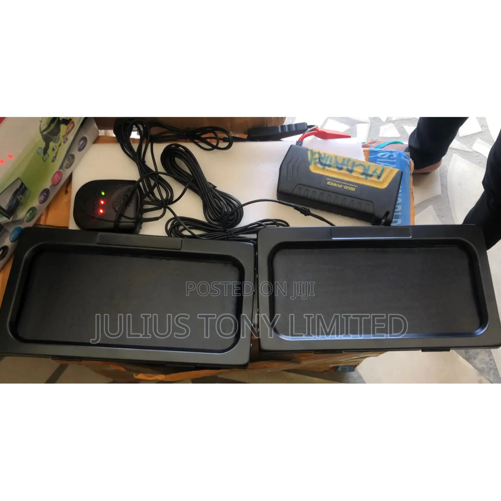 Shutter Electric License Plate Frame W/Remote Control
