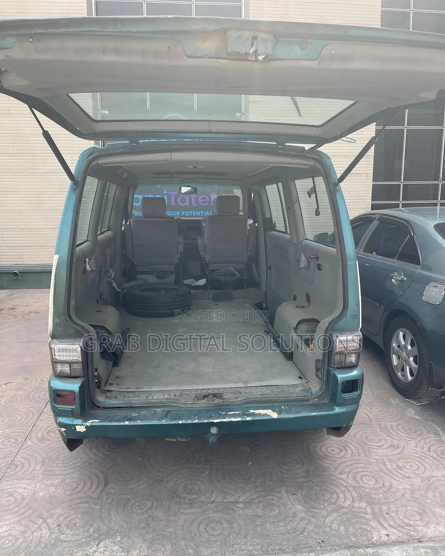 Moving Van in Lekki