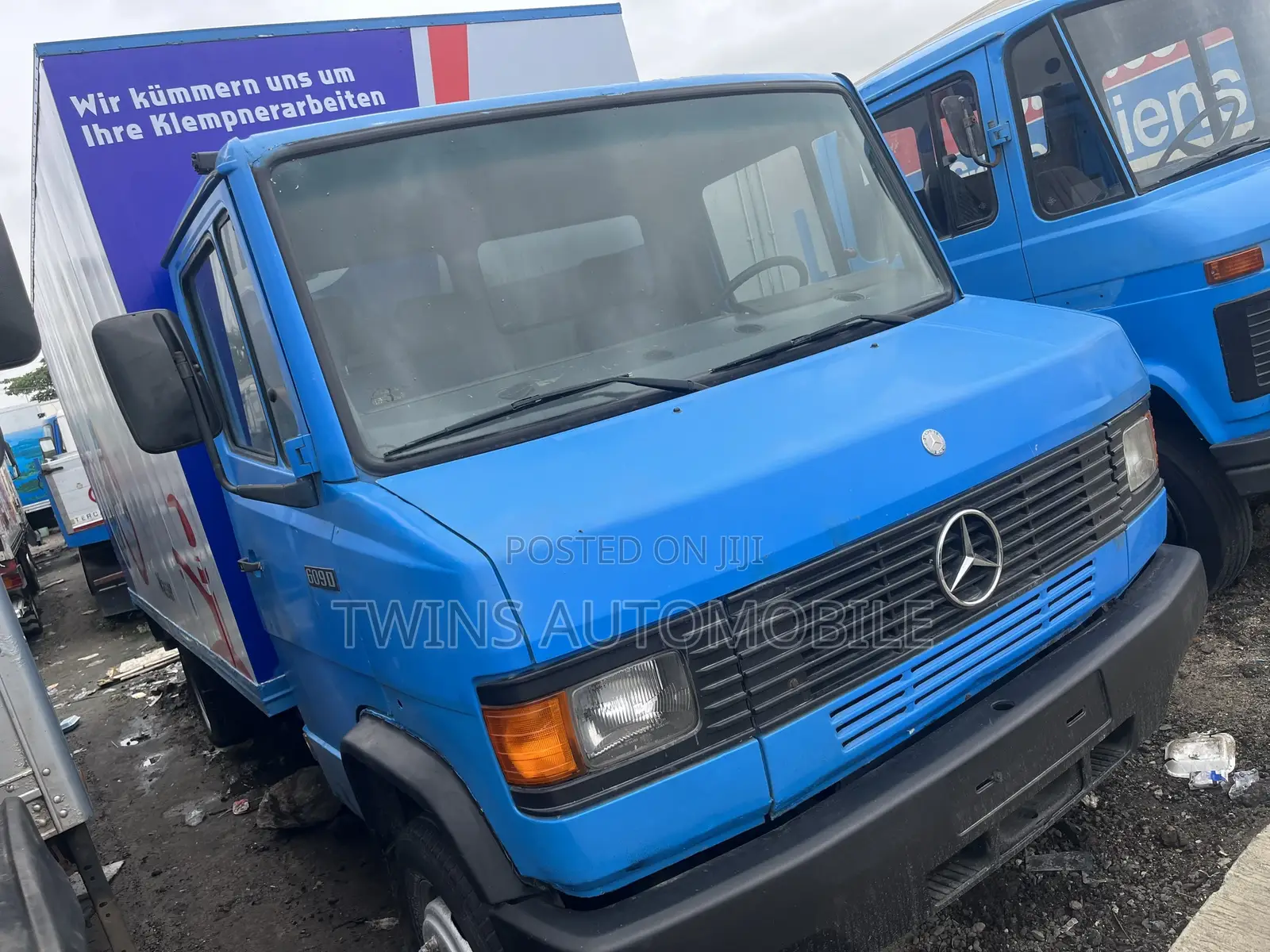 Mercedes-Benz 609 Container Body