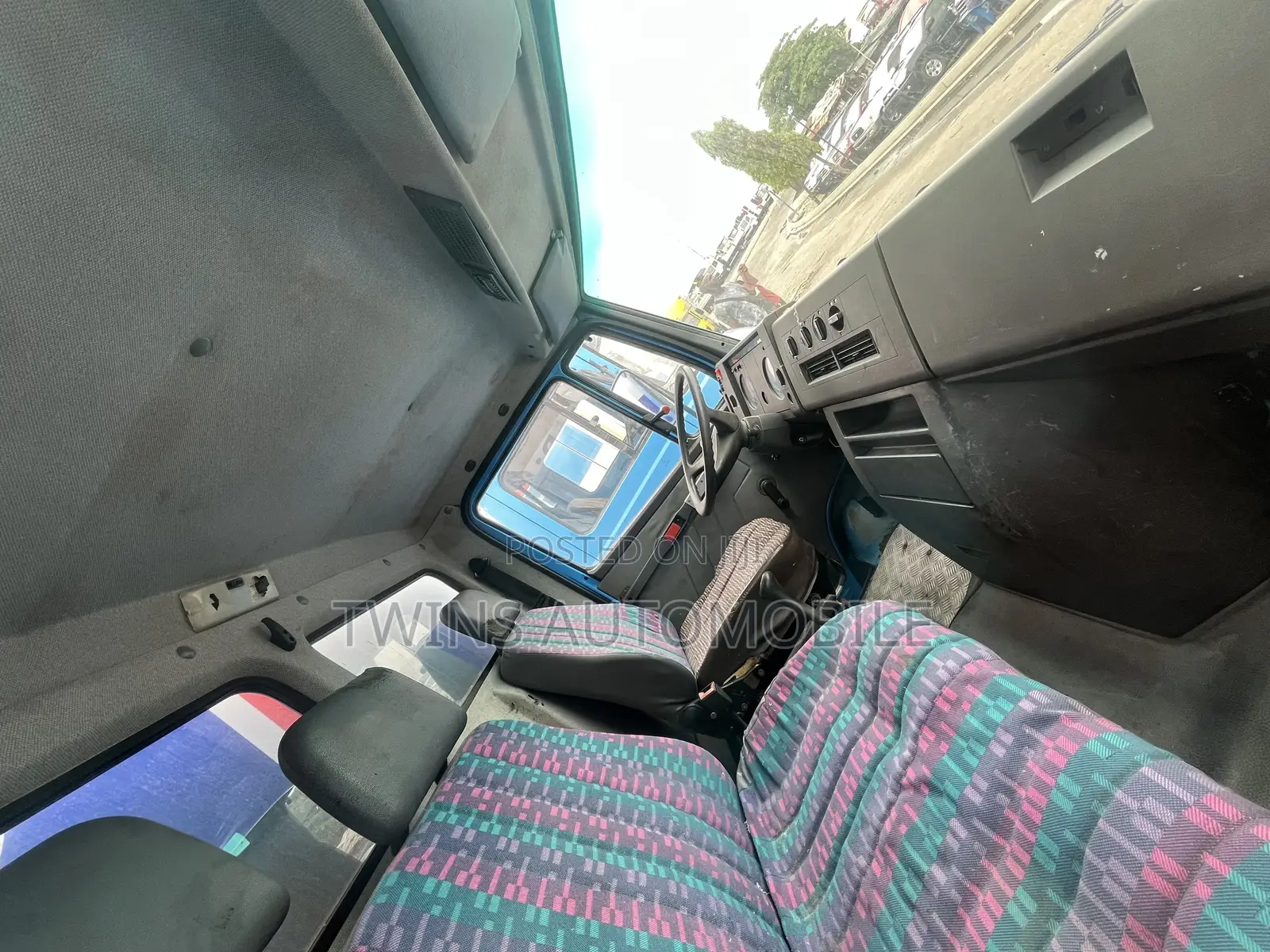 Mercedes-Benz 609 Container Body