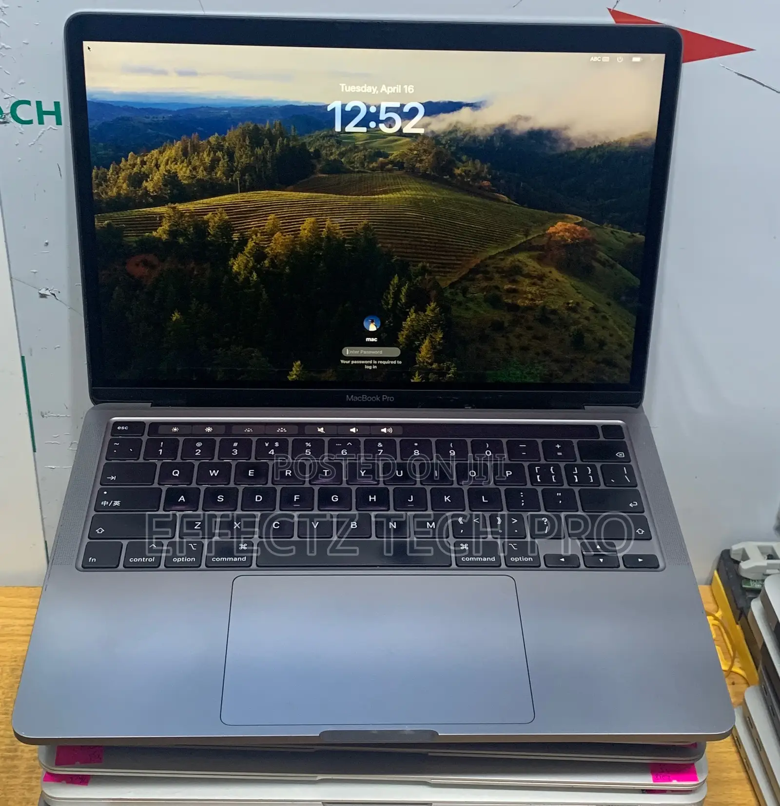 Laptop Apple MacBook Pro 2020 16GB Intel Core i5 SSD 256GB