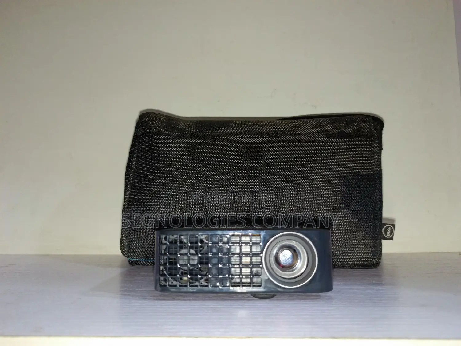 Dell M115HD Mobile LED WXGA Projector