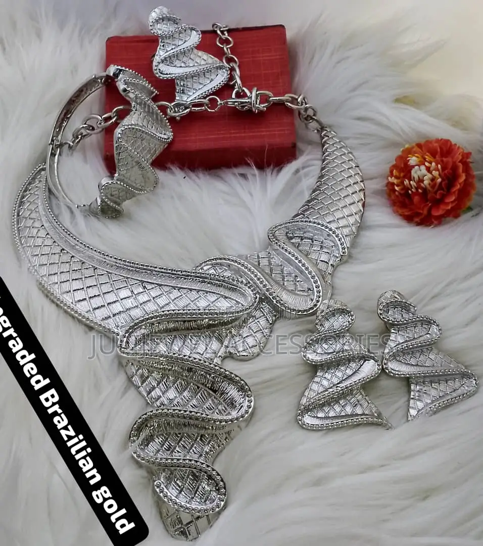 Ungraded Brazilian Gold Dropping Complete 4 Jewelry Set
