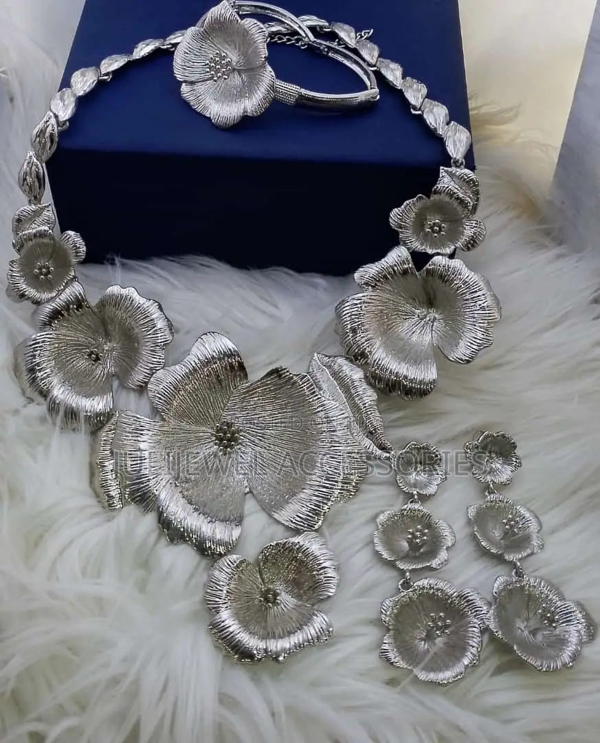 Ungraded Brazilian Gold Dropping Complete 4 Jewelry Set