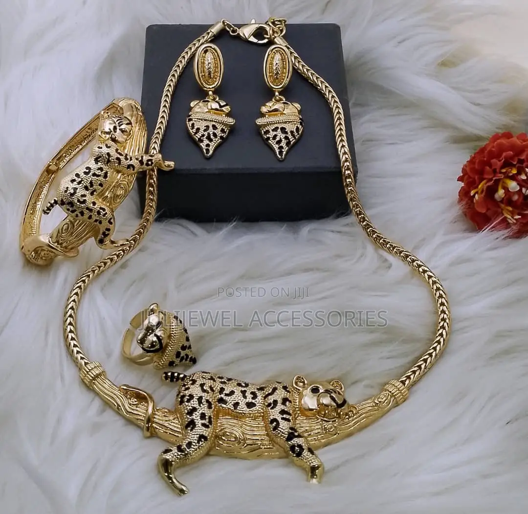Ungraded Brazilian Gold Dropping Complete 4 Jewelry Set