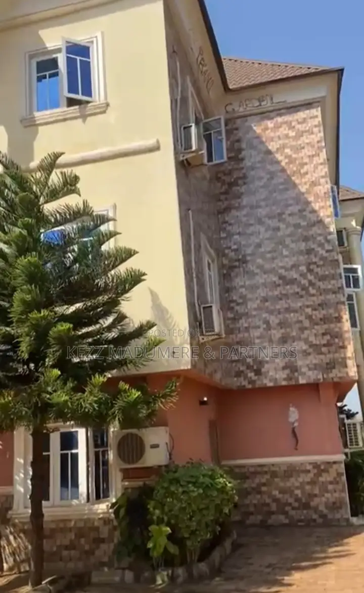 For Sale : Functional 24 Rooms Hotel Enugu,